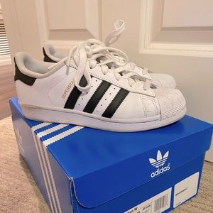 ✅SOLD!!✅ADIDAS SUPERSTARS
